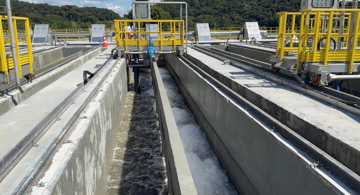 Canais da nova Estação Preliminar de Esgoto da ETE Nova Esperança, em Balneário Camboriú