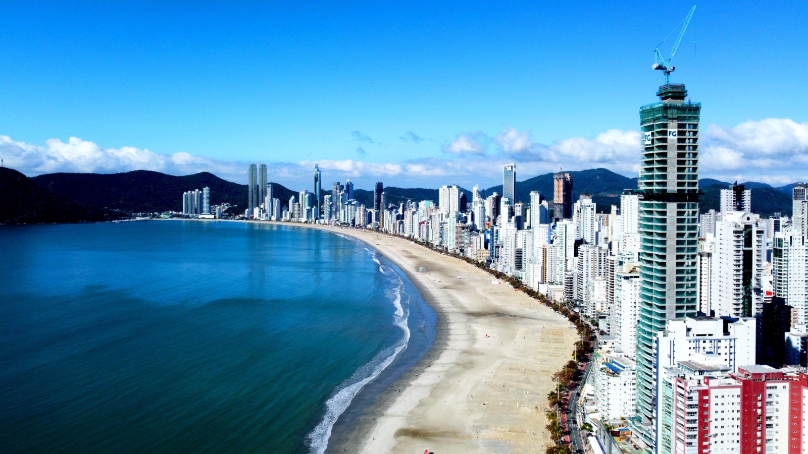 Novo Plano Diretor de Balneário Camboriú: o que muda para quem já investe na orla